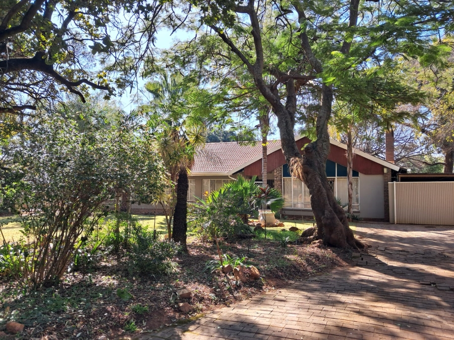 5 Bedroom Property for Sale in Protea Park North West